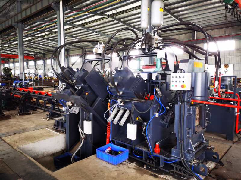  CJNC1616型數(shù)控槽鋼角鋼打字（三面）沖孔剪切生產(chǎn)線